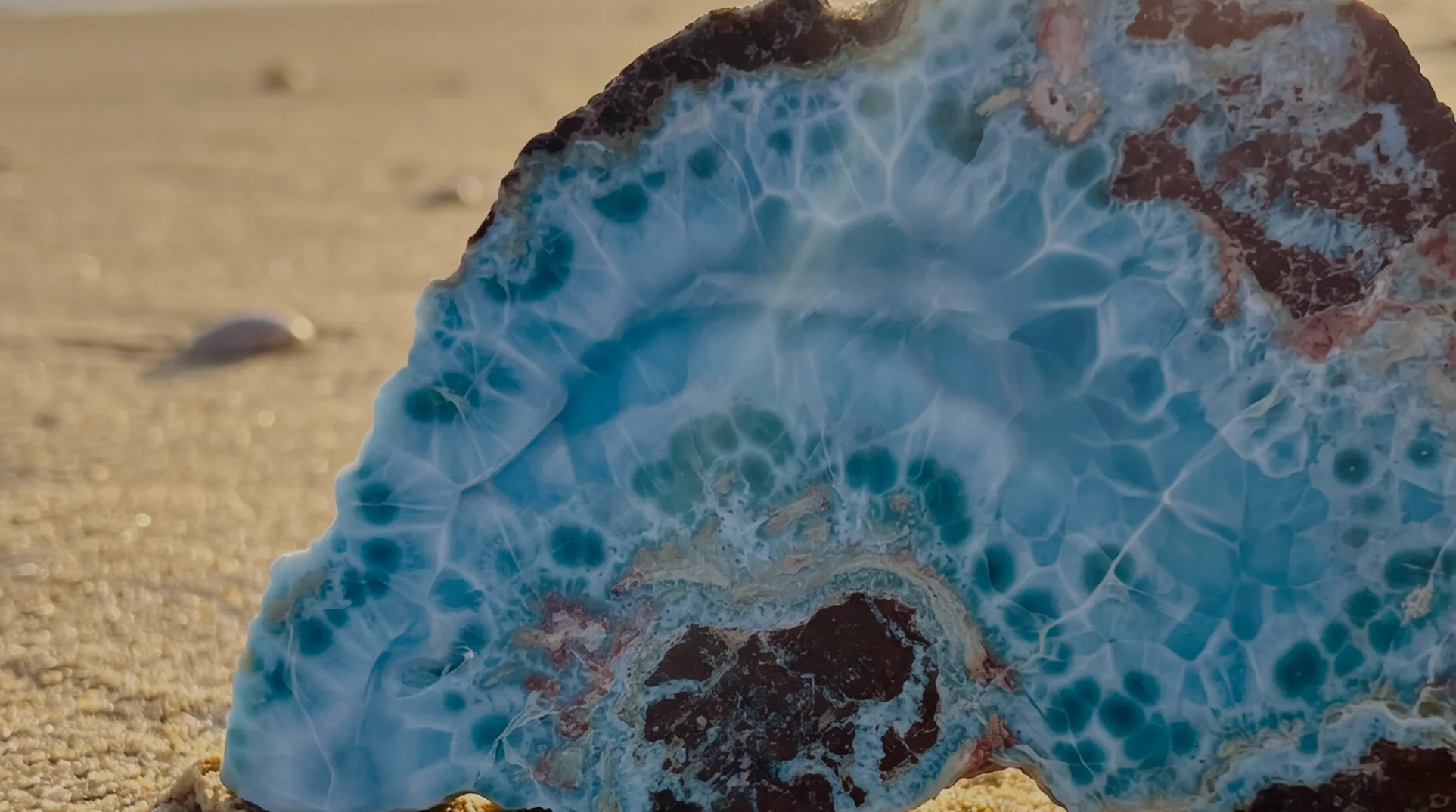 Larimar Sea scent inspiration - Volcanic cliffs and oceanic blue waters of the Caribbean